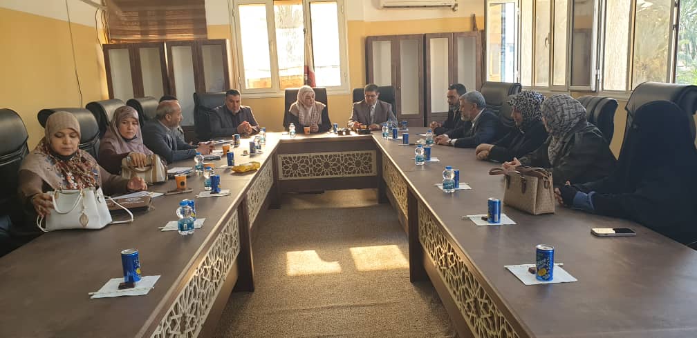 كلية الصيدلة تُسلّم ملف الاعتماد البرامجي رسميًا لمجلس الجودة بالجامعة.