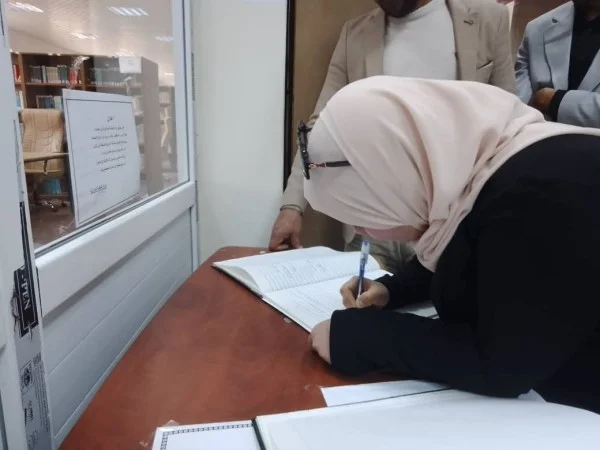وفد جزائري يزور المكتبة المركزية بالجامعة لتعزيز التعاون الثقافي